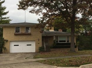 611 Saint Johns Ave, Highland Park, IL