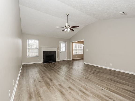 4th image of 1295 Tiree Dr