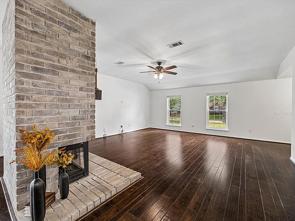 5th image of 6 Cottage Grove Pl