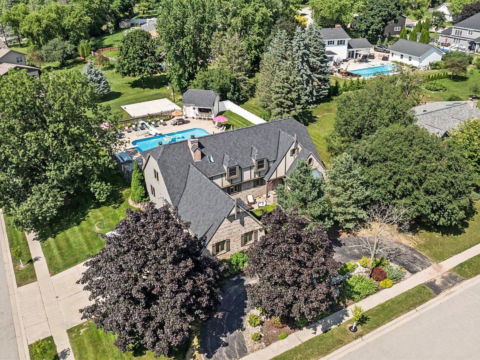 1st image of 820 Byron DRIVE