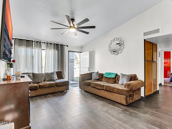 5th image of 2409 E Diamond Avenue