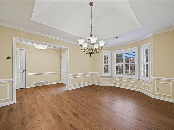 4th image of 813 Meadow Vale Dr