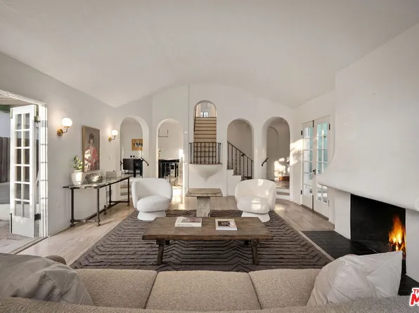 950 N Holliston Ave, Pasadena, CA 91104