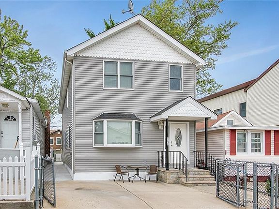 2nd image of 115 Edgewater Park #C