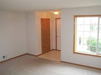 2nd image of 27 Landau Alcove