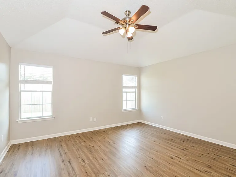 6899 Gallop Dr — Photo 11