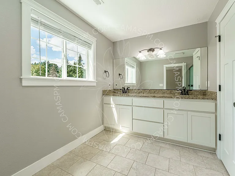 620 NW Ivy St — Photo 34
