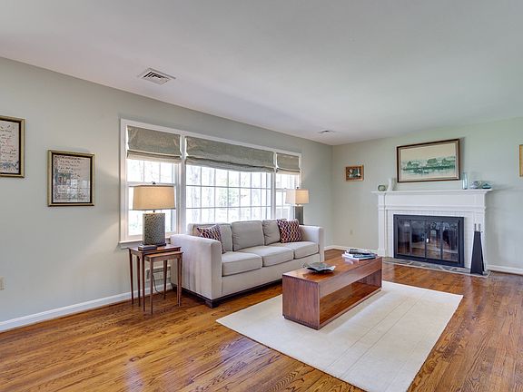 3rd image of 7913 Lysander Ct