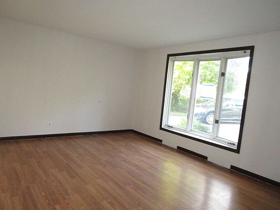 4th image of 25511 W Lake Shore Dr