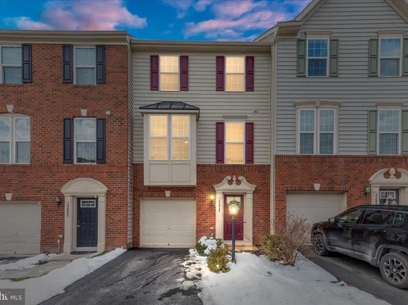 22857 Lacey Oak Ter, Sterling, VA 20166