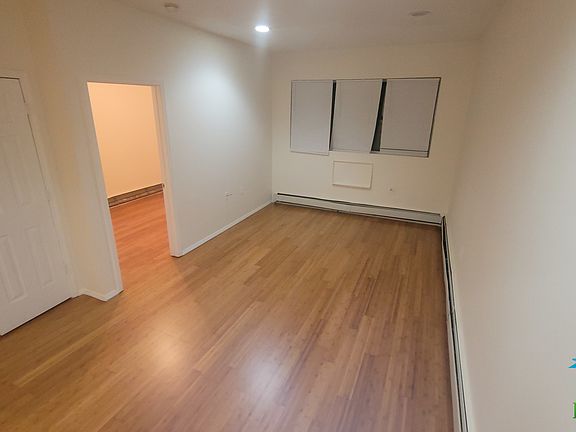 2nd image of 6685A Broadway Floor 2