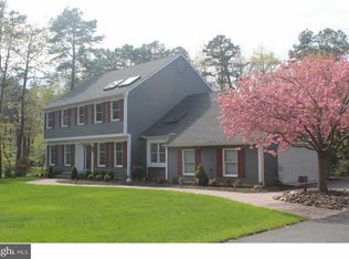 4 Lamplighter Ln, Shamong, NJ 08088