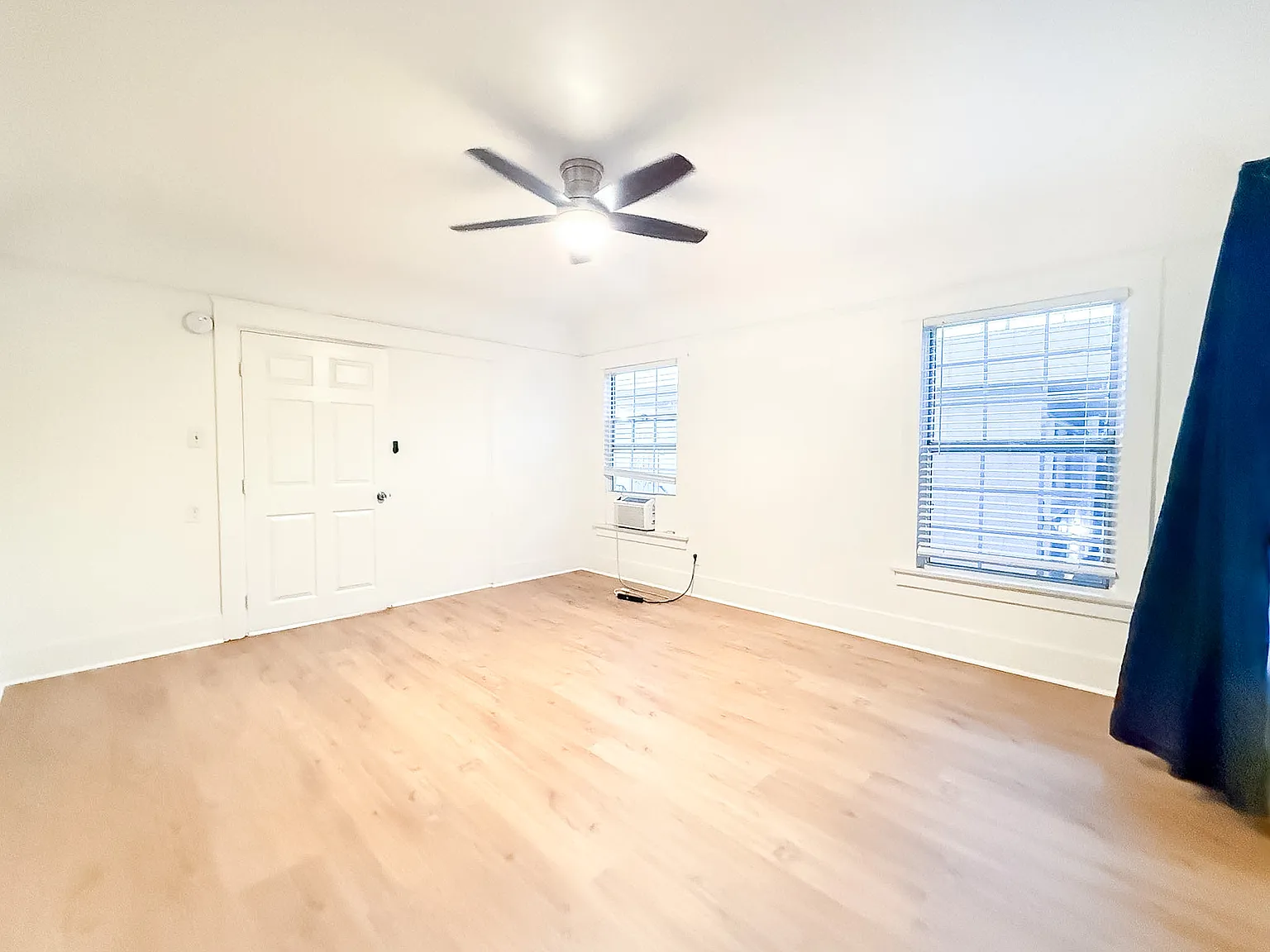 2 bed, 900 sqft, $2,250 — Photo 3