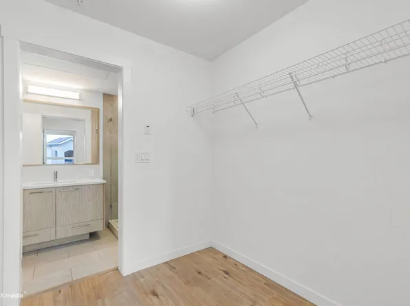 3182 Gladwin Rd #416, Abbotsford, BC V2T 6R7