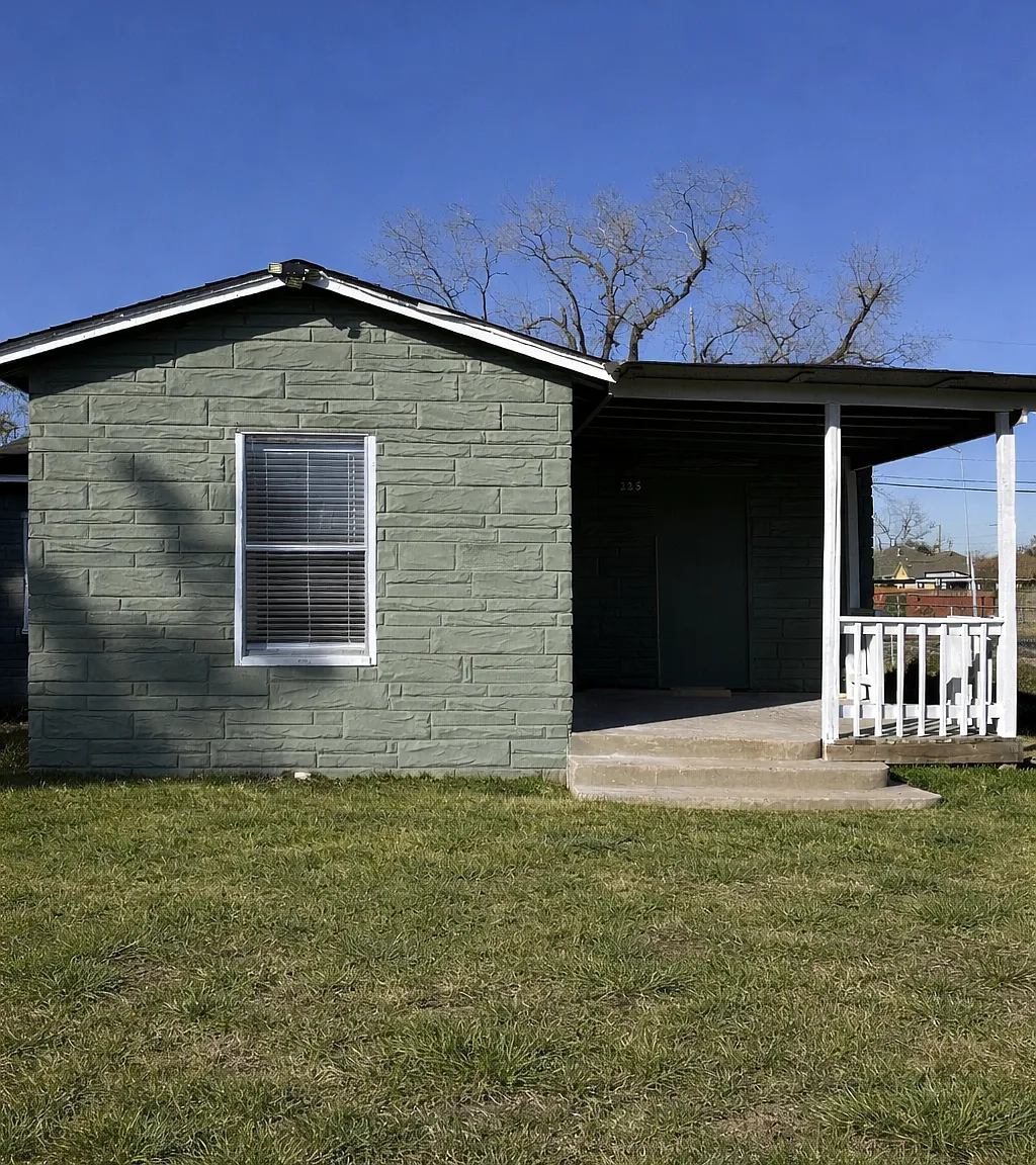 4 bed, 2.5 bath, 1207 sqft, $1,850 — Photo 1