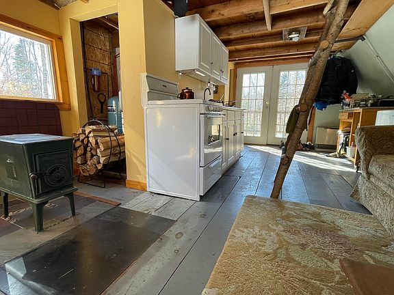 4th image of 488 Bog Road