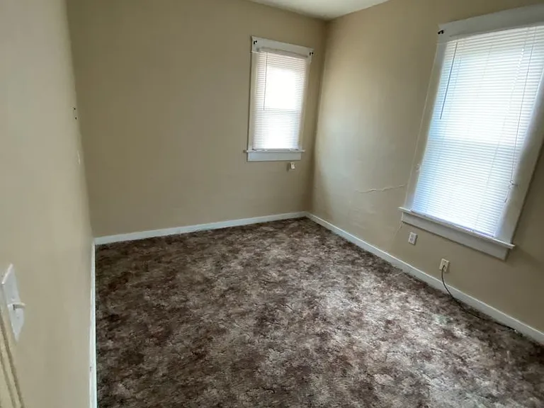 411-411 1/2 N. Clay, Hoisington — Photo 6