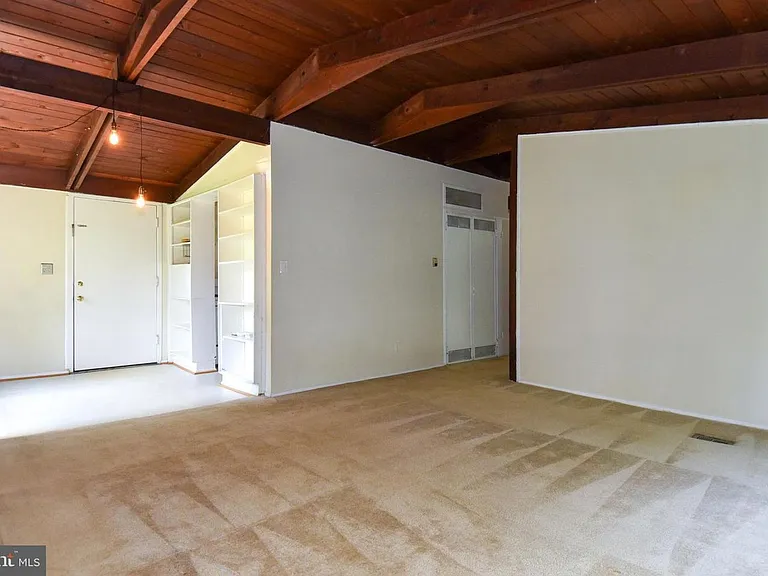 3415 Gallows Rd — Photo 31