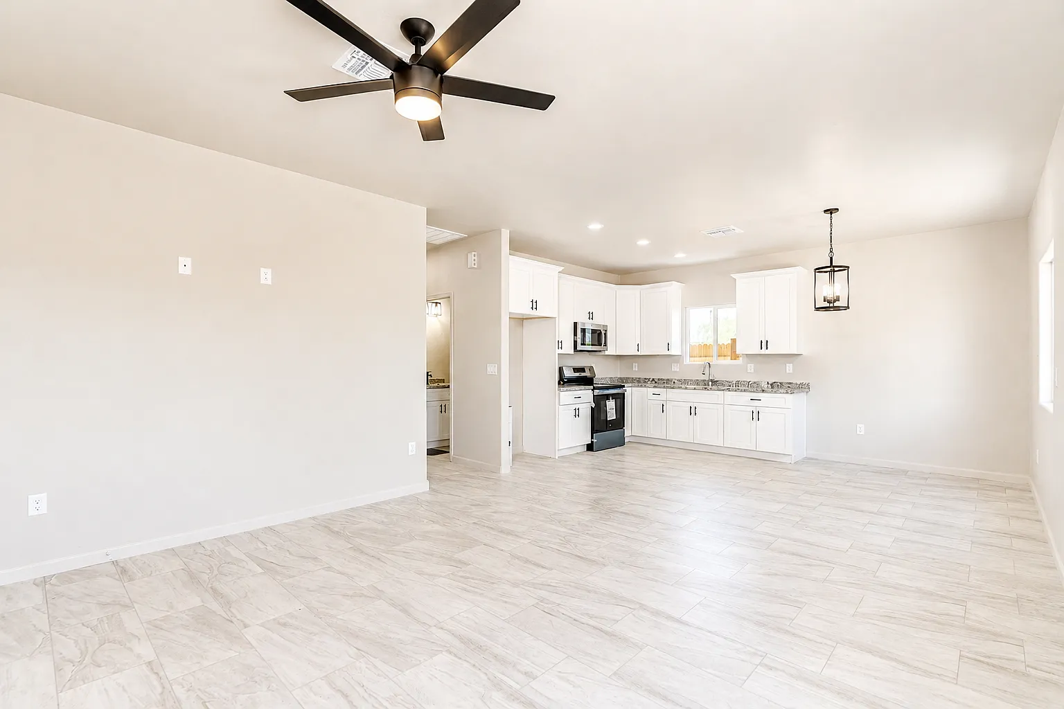 3 bed, 1079 sqft, $1,750 — Photo 3