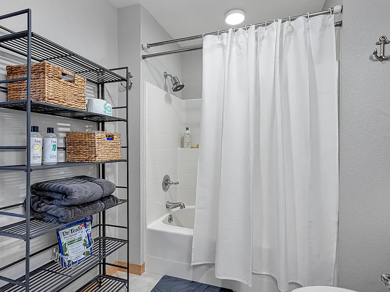 106 W Seeboth St #407 — Photo 15