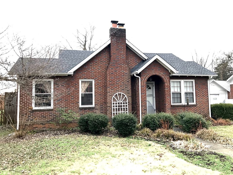 1st image of 209 W Kingwood Dr