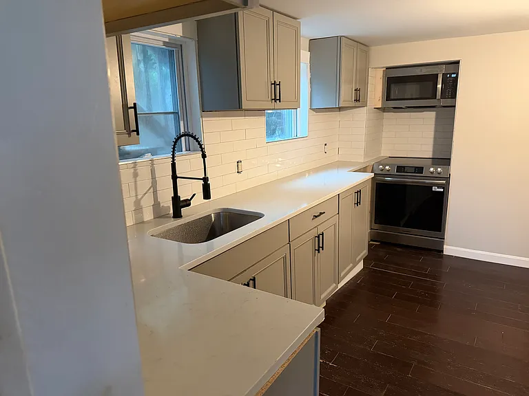 11 Forest St — Photo 1