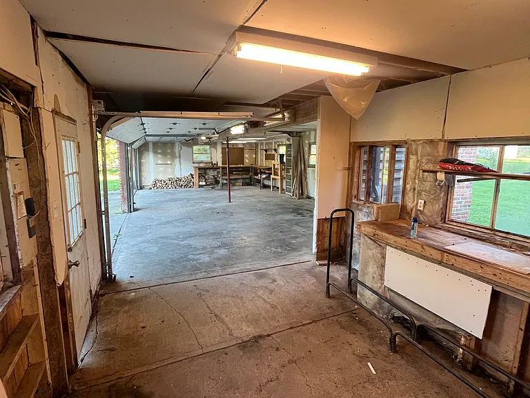 311 W Jefferson St — Photo 17