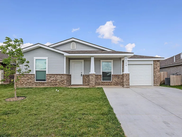 5009 Stoney Fork St — Photo 1