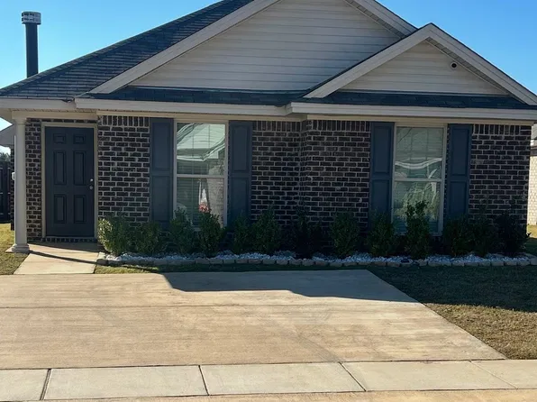 135 Dawsons Mill Dr, Prattville, AL 36067