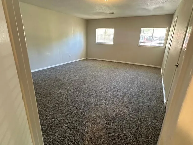 6840 Margaret Dr — Photo 15