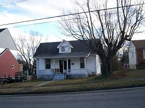 2nd image of 14 E Carrollton Ave