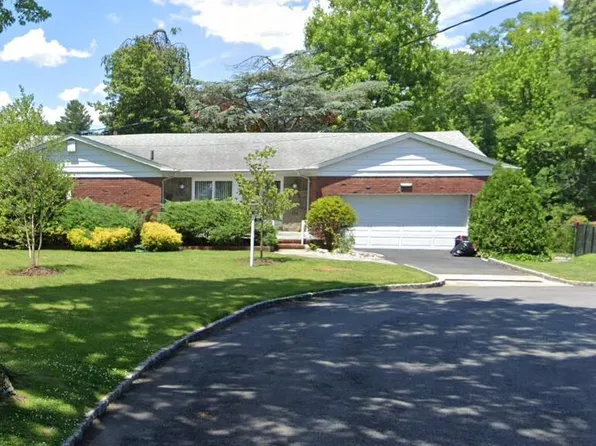 46 Delphine Ter, Staten Island, NY 10305