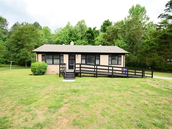 300 Martingale Dr, Gibsonville, NC 27249