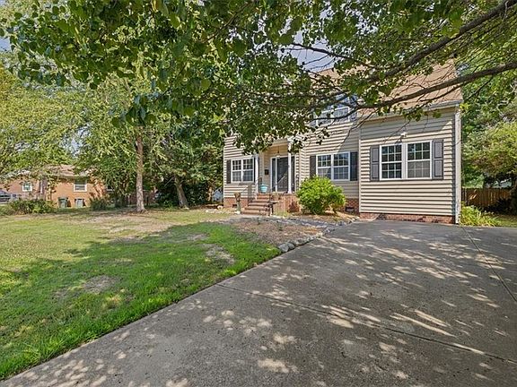 2nd image of 725 Beach Rd