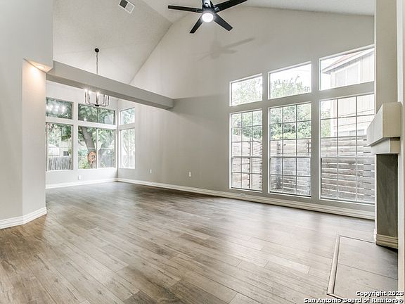 5th image of 102 SWEETGUM LN