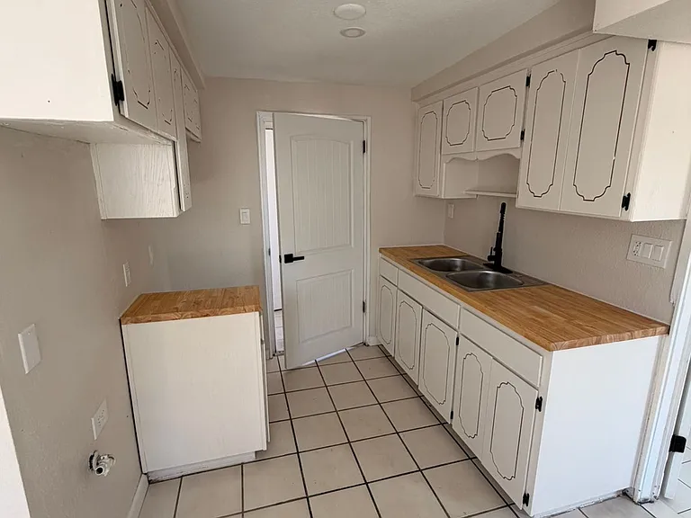 8154 Holloway Pl #3 — Photo 2