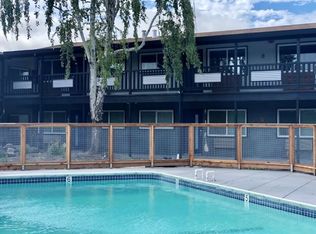 7380 Adrian Dr APT 18, Rohnert Park, CA 94928