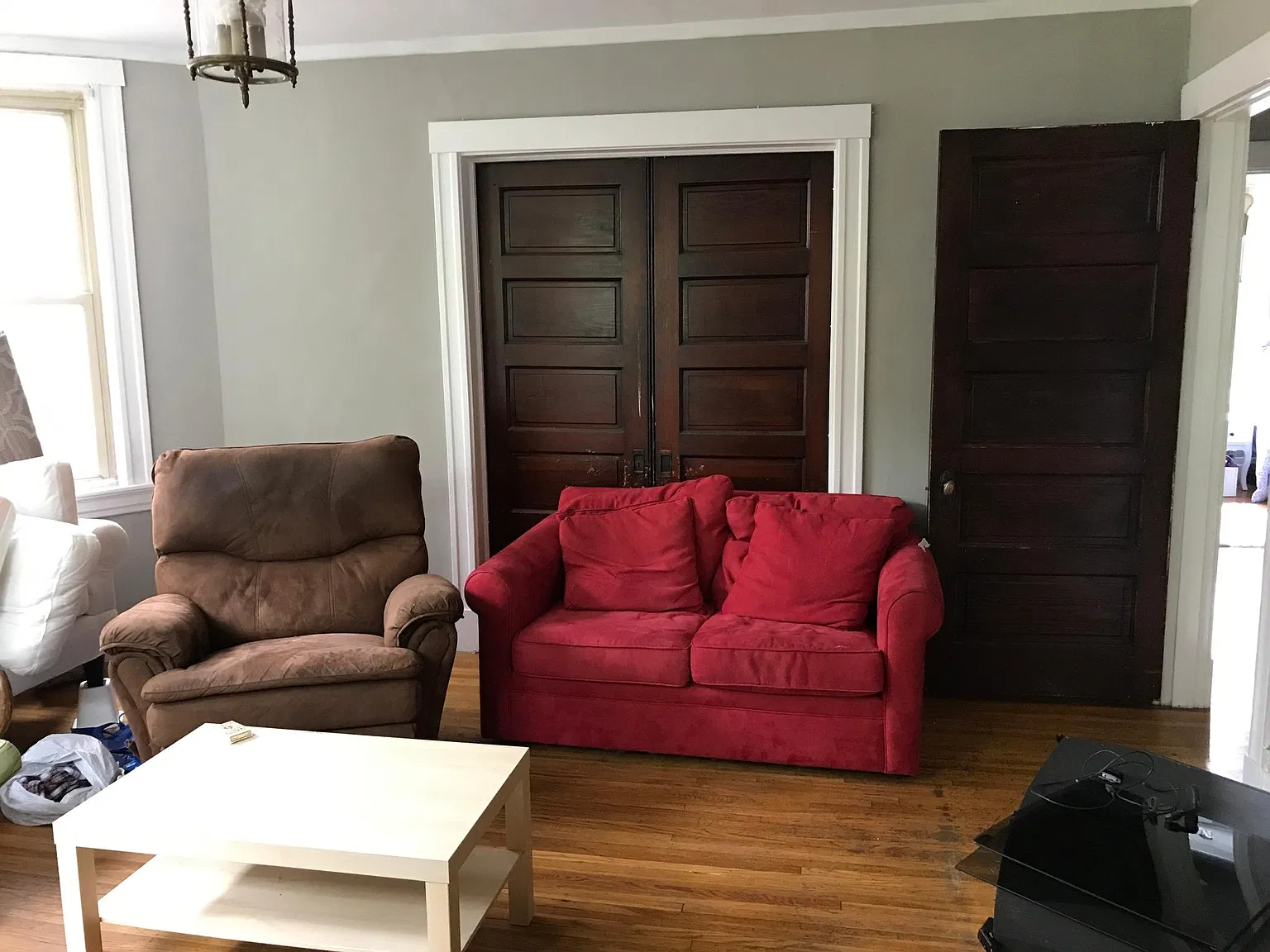 6 bed, 2.5 bath, 2475 sqft, $3,995 — Photo 2