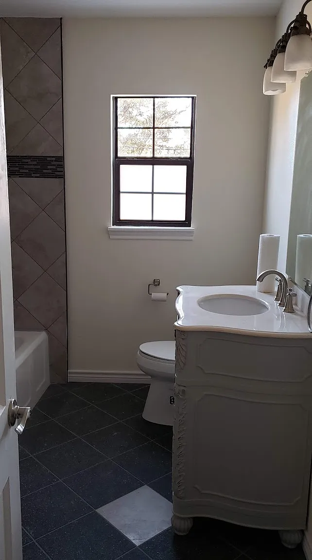 2 bed, 976 sqft, $2,300 — Photo 4
