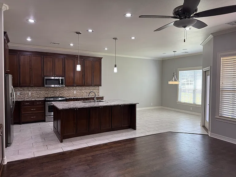 7160 S 49th West Ave — Photo 5