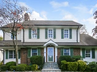 16 Ridgecrest W, Scarsdale, NY 10583