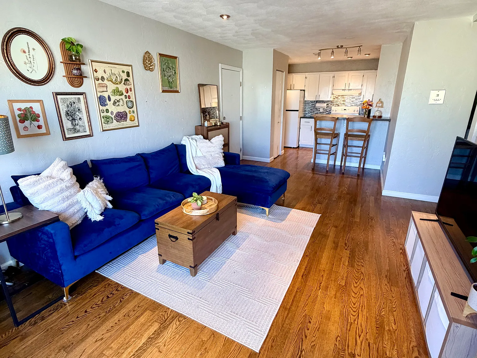 2 bed, $2,400 — Photo 1