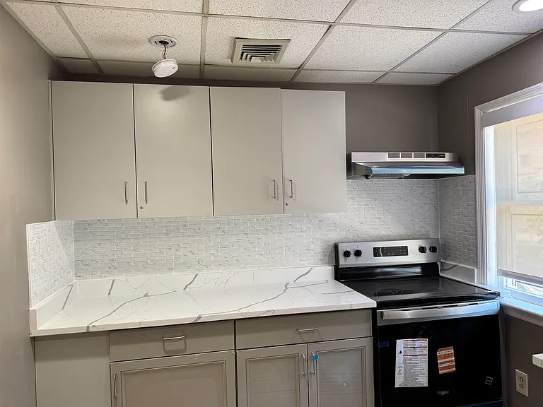 268 Saint Pauls Ave #1 — Photo 9