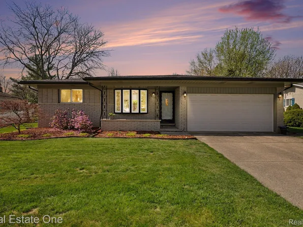 4699 Alton Dr, Troy, MI 48085