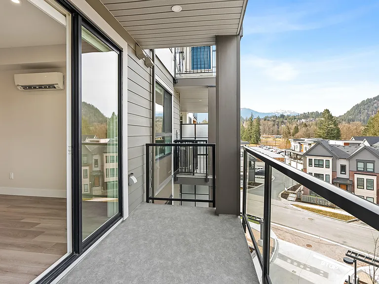 45511 Campus Dr — Photo 36