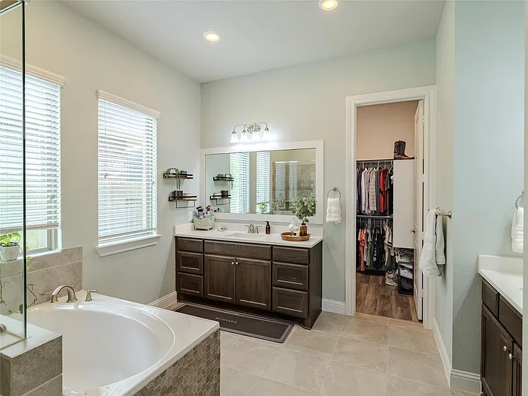 10923 Texas Rose Dr — Photo 32