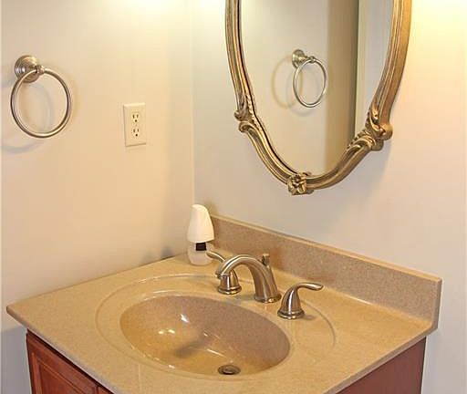 3rd image of 5475 Woodlawn Dr
