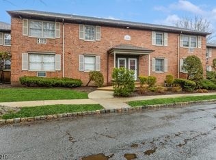 206 Main St APT 14A, Millburn, NJ 07041