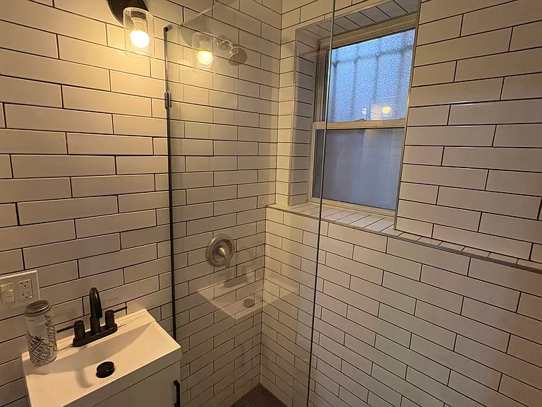 1107 N Sacramento Ave #B — Photo 6
