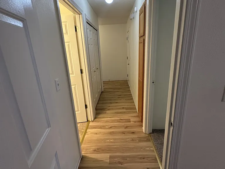 565 Briarwood Dr #563 — Photo 7